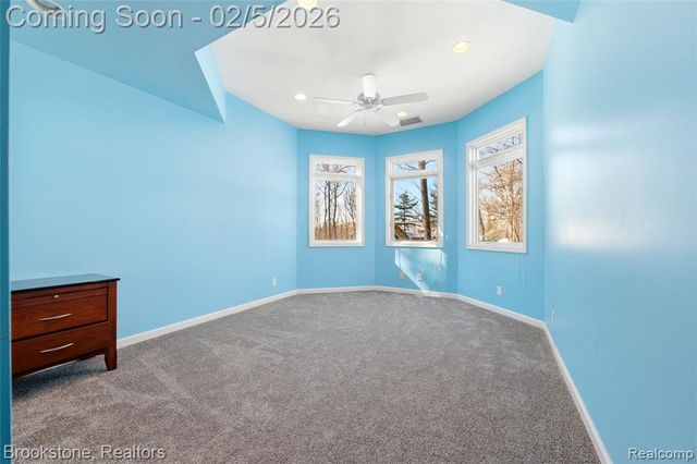 2300 Canyon Ridge Drive, White Lake, MI 48383