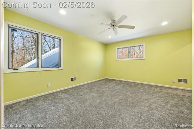 2300 Canyon Ridge Drive, White Lake, MI 48383