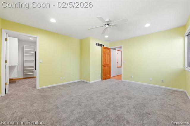 2300 Canyon Ridge Drive, White Lake, MI 48383