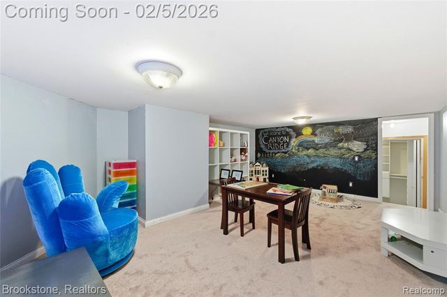 2300 Canyon Ridge Drive, White Lake, MI 48383