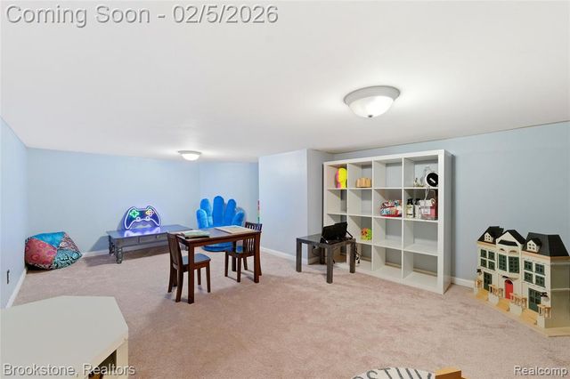 2300 Canyon Ridge Drive, White Lake, MI 48383