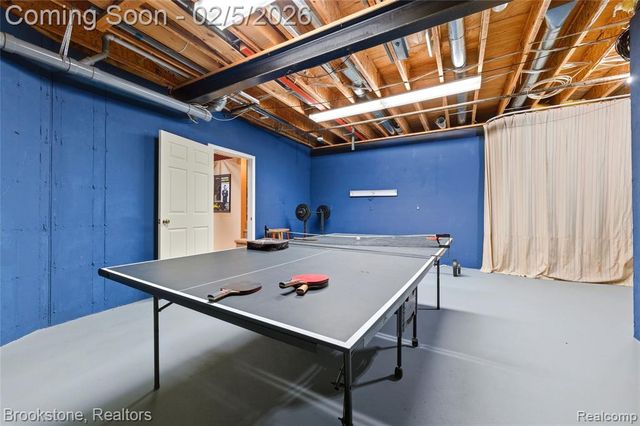 2300 Canyon Ridge Drive, White Lake, MI 48383