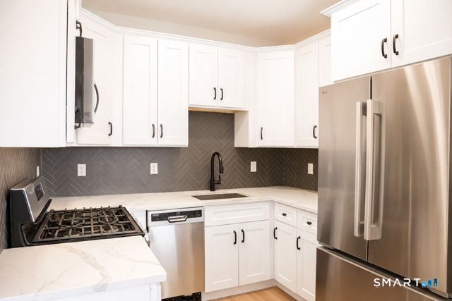 937 Post Road 3B, Fairfield, CT 06824