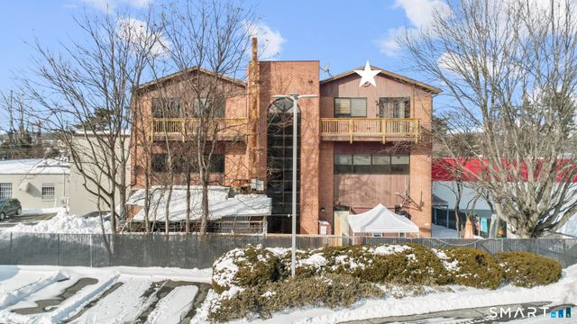 937 Post Road 3B, Fairfield, CT 06824