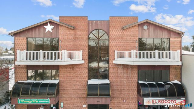 937 Post Road 3B, Fairfield, CT 06824