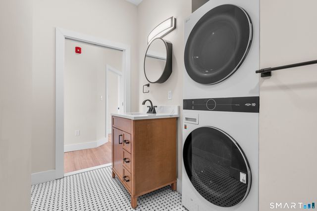 937 Post Road 3B, Fairfield, CT 06824