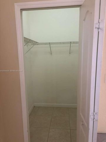 1663 SE 27th Dr 207, Homestead, FL 33035