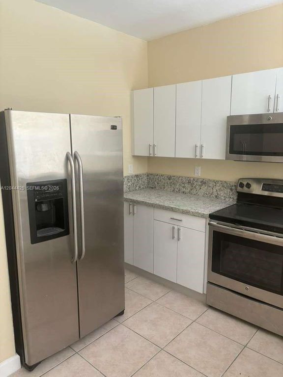 1663 SE 27th Dr 207, Homestead, FL 33035