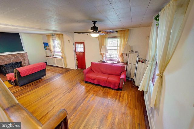 37 E MERMAID LN, Philadelphia, PA 19118