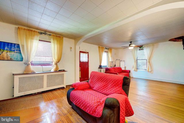 37 E MERMAID LN, Philadelphia, PA 19118
