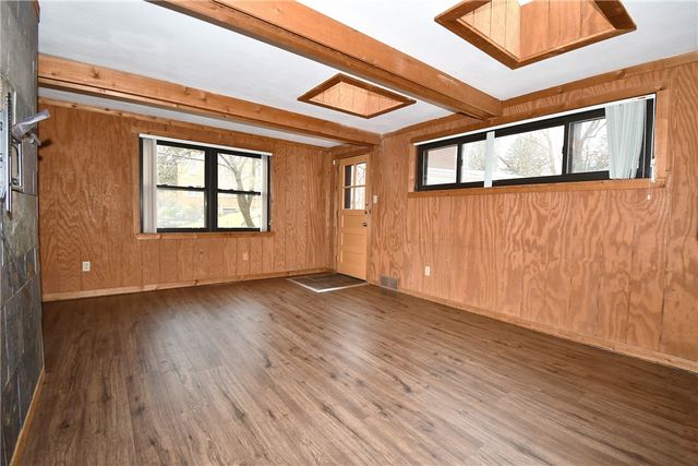 110 Thames Pl, Upper St Clair, PA 15241