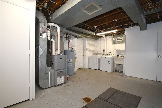 110 Thames Pl, Upper St Clair, PA 15241