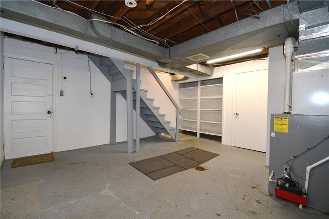 110 Thames Pl, Upper St Clair, PA 15241