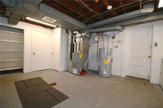 110 Thames Pl, Upper St Clair, PA 15241