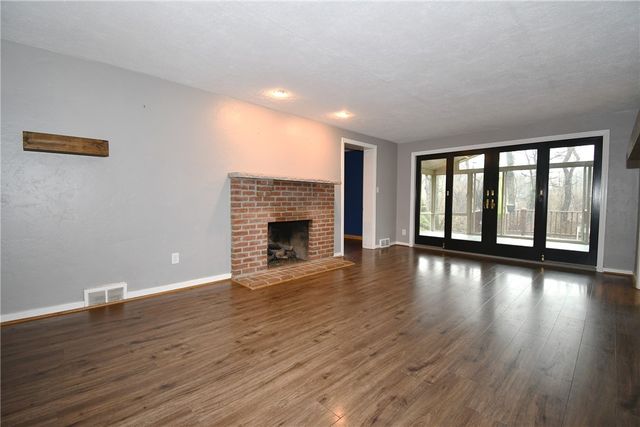 110 Thames Pl, Upper St Clair, PA 15241