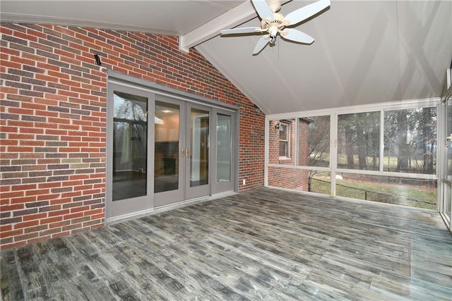 110 Thames Pl, Upper St Clair, PA 15241