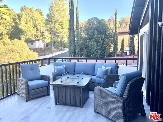 22700 W Flamingo Street, Los Angeles, CA 91364