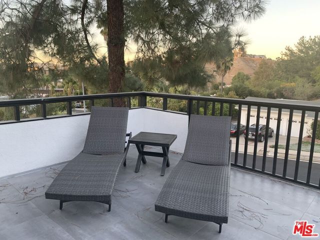 22700 W Flamingo Street, Los Angeles, CA 91364