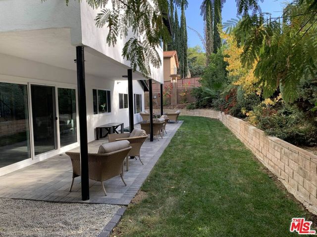 22700 W Flamingo Street, Los Angeles, CA 91364