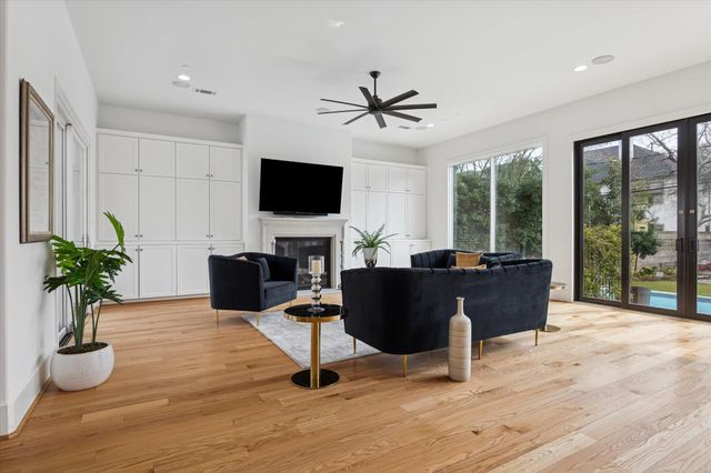 4921 Holly Street, Bellaire, TX 77401