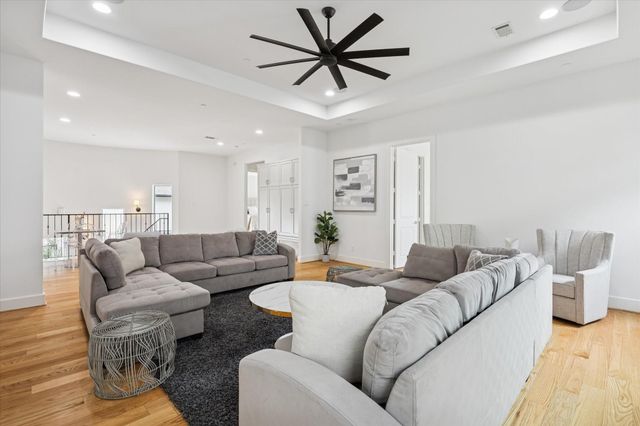 4921 Holly Street, Bellaire, TX 77401