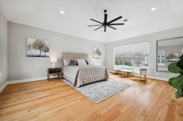 4921 Holly Street, Bellaire, TX 77401