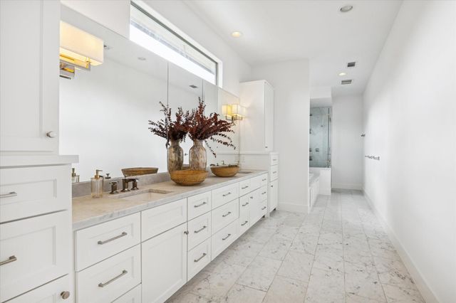 4921 Holly Street, Bellaire, TX 77401