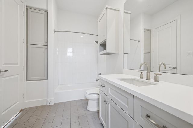 4921 Holly Street, Bellaire, TX 77401