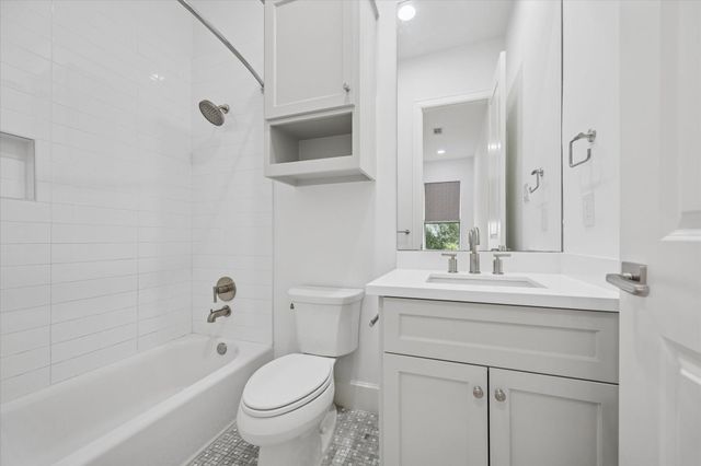 4921 Holly Street, Bellaire, TX 77401