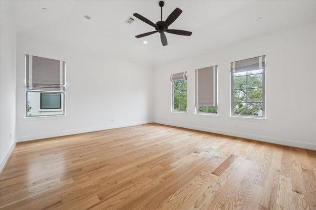 4921 Holly Street, Bellaire, TX 77401