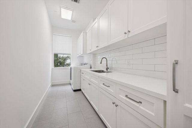 4921 Holly Street, Bellaire, TX 77401