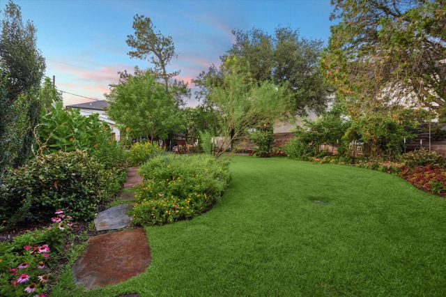 4921 Holly Street, Bellaire, TX 77401