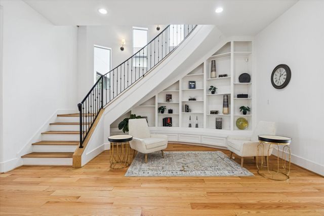 4921 Holly Street, Bellaire, TX 77401