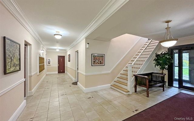 472 Gramatan Avenue 5R, Fleetwood, NY 10552
