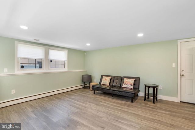 320 BEECH AVENUE, Woodbury Heights, NJ 08097
