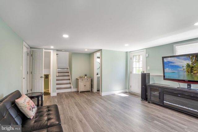 320 BEECH AVENUE, Woodbury Heights, NJ 08097