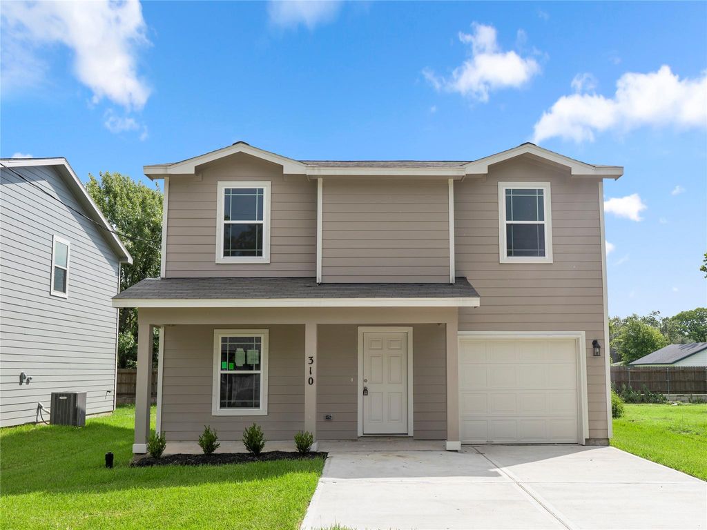 310 N Orange Street, Sweeny, TX 77480