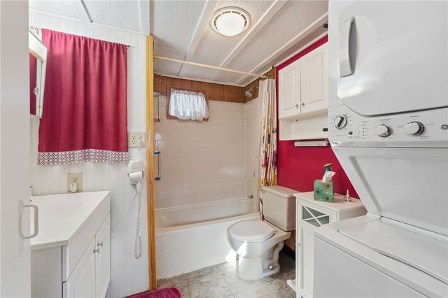 38 Oak Terrace, Burrillville, RI 02839