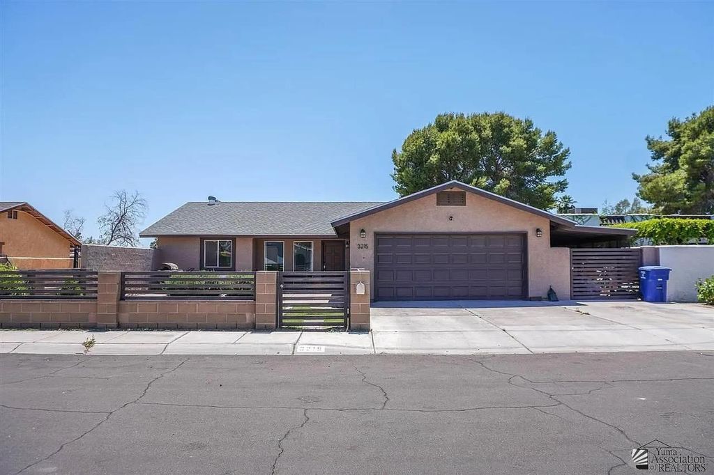 3215 W London Dr, Yuma, AZ 85364