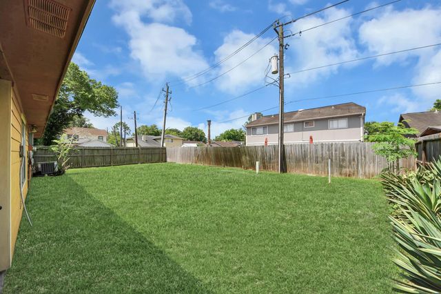 16338 Hunting Dog Court, Houston, TX 77489