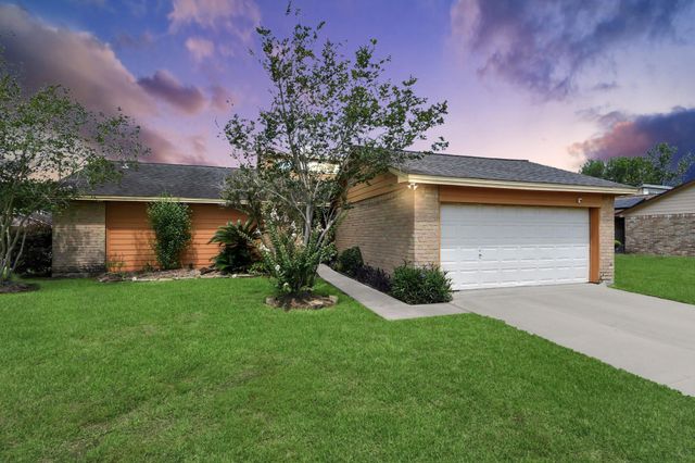 16338 Hunting Dog Court, Houston, TX 77489