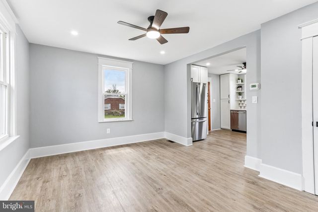 56 W BROAD ST, Gibbstown, NJ 08027