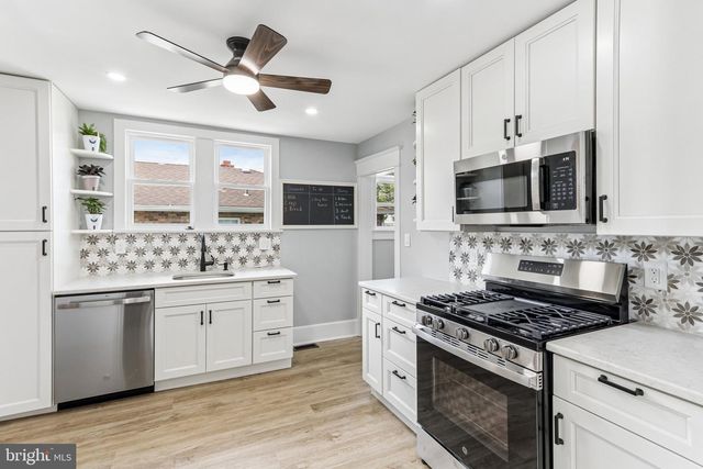56 W BROAD ST, Gibbstown, NJ 08027