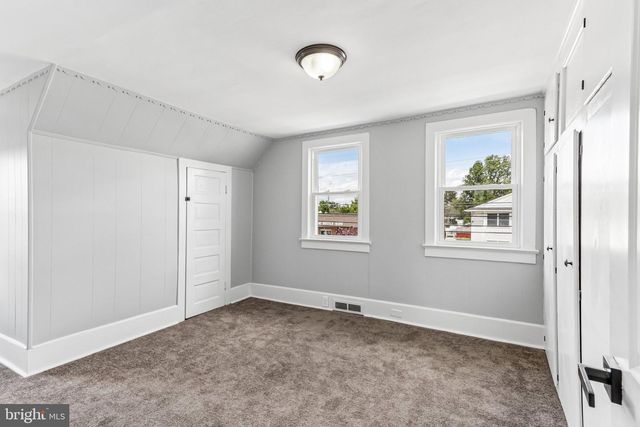 56 W BROAD ST, Gibbstown, NJ 08027