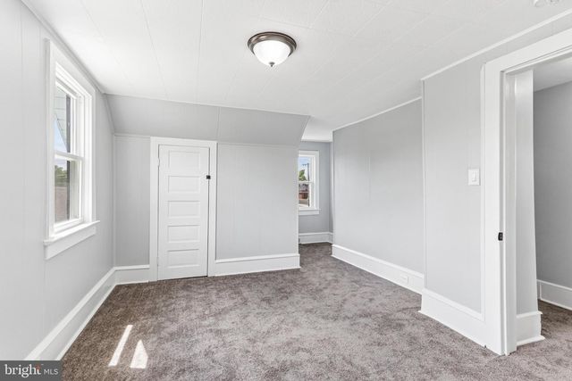 56 W BROAD ST, Gibbstown, NJ 08027