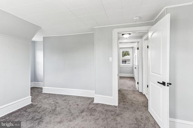 56 W BROAD ST, Gibbstown, NJ 08027