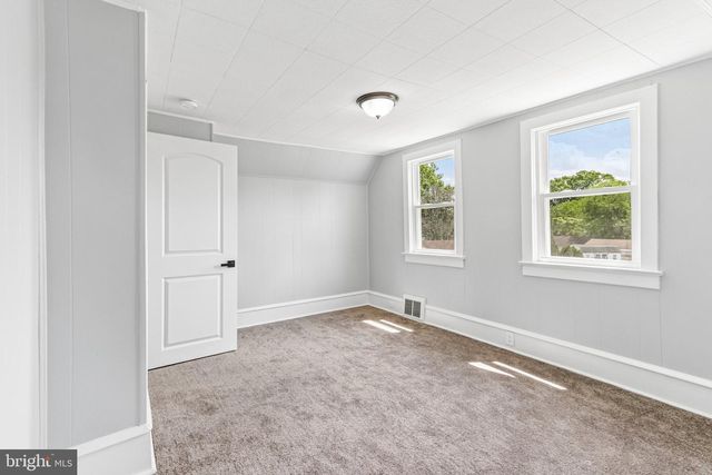 56 W BROAD ST, Gibbstown, NJ 08027
