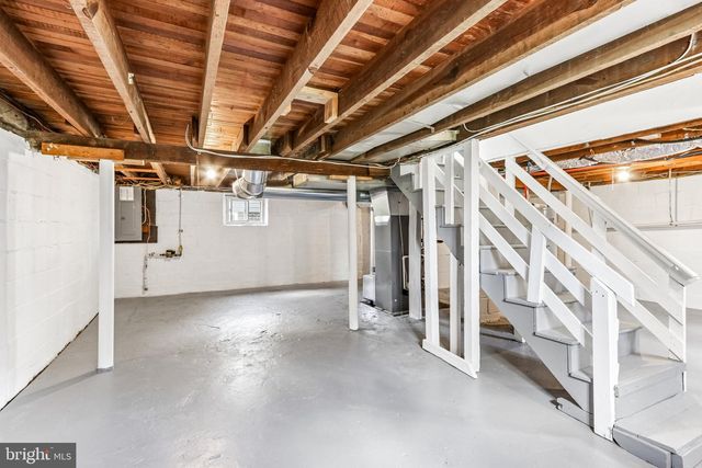 56 W BROAD ST, Gibbstown, NJ 08027