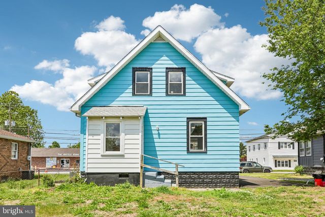 56 W BROAD ST, Gibbstown, NJ 08027