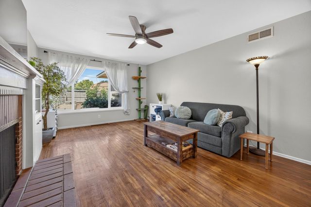 5005 I Pkwy, Sacramento, CA 95823